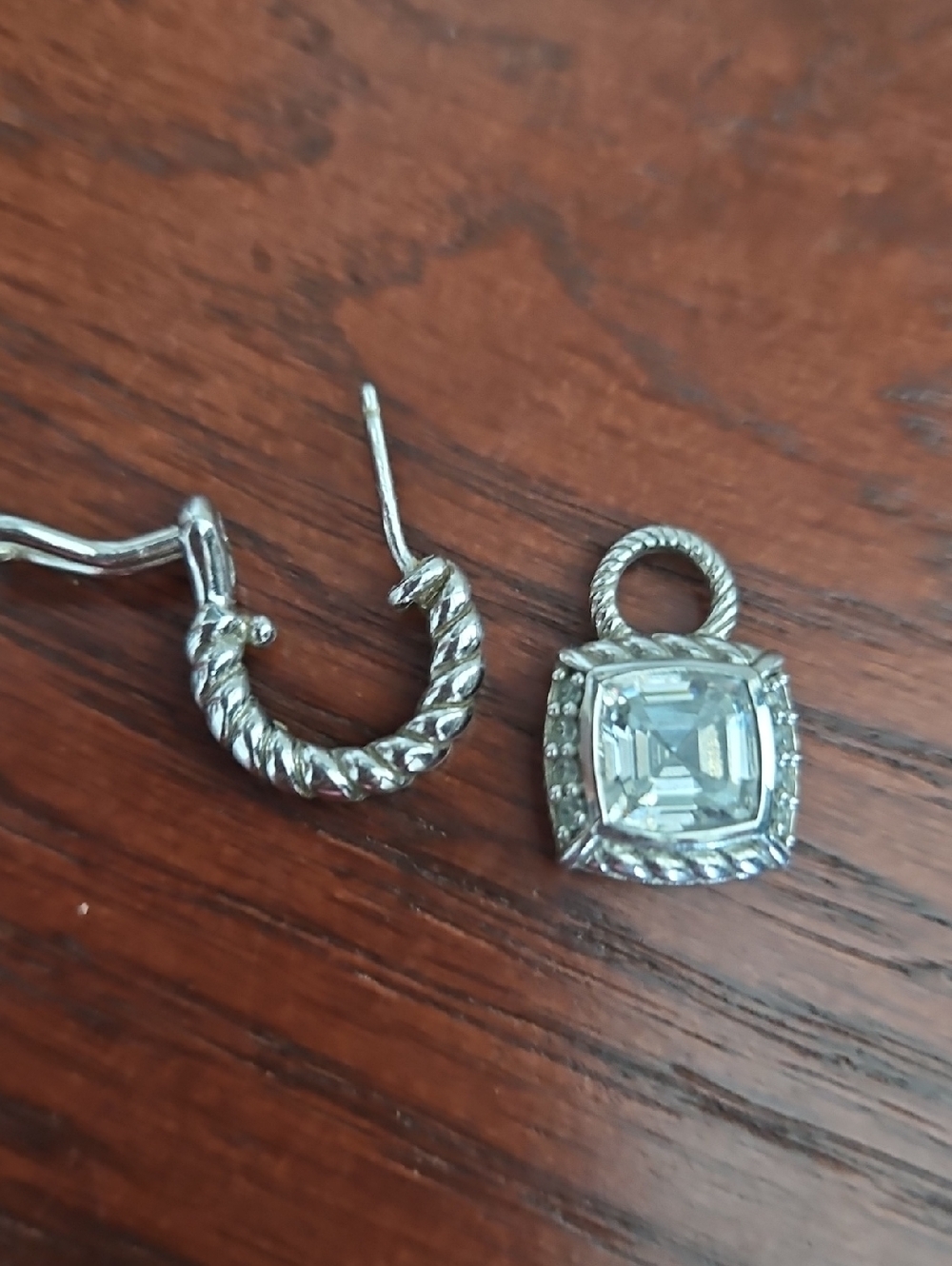 Judith Ripka Drop Diamonique Earrings. - Picture 4 of 5